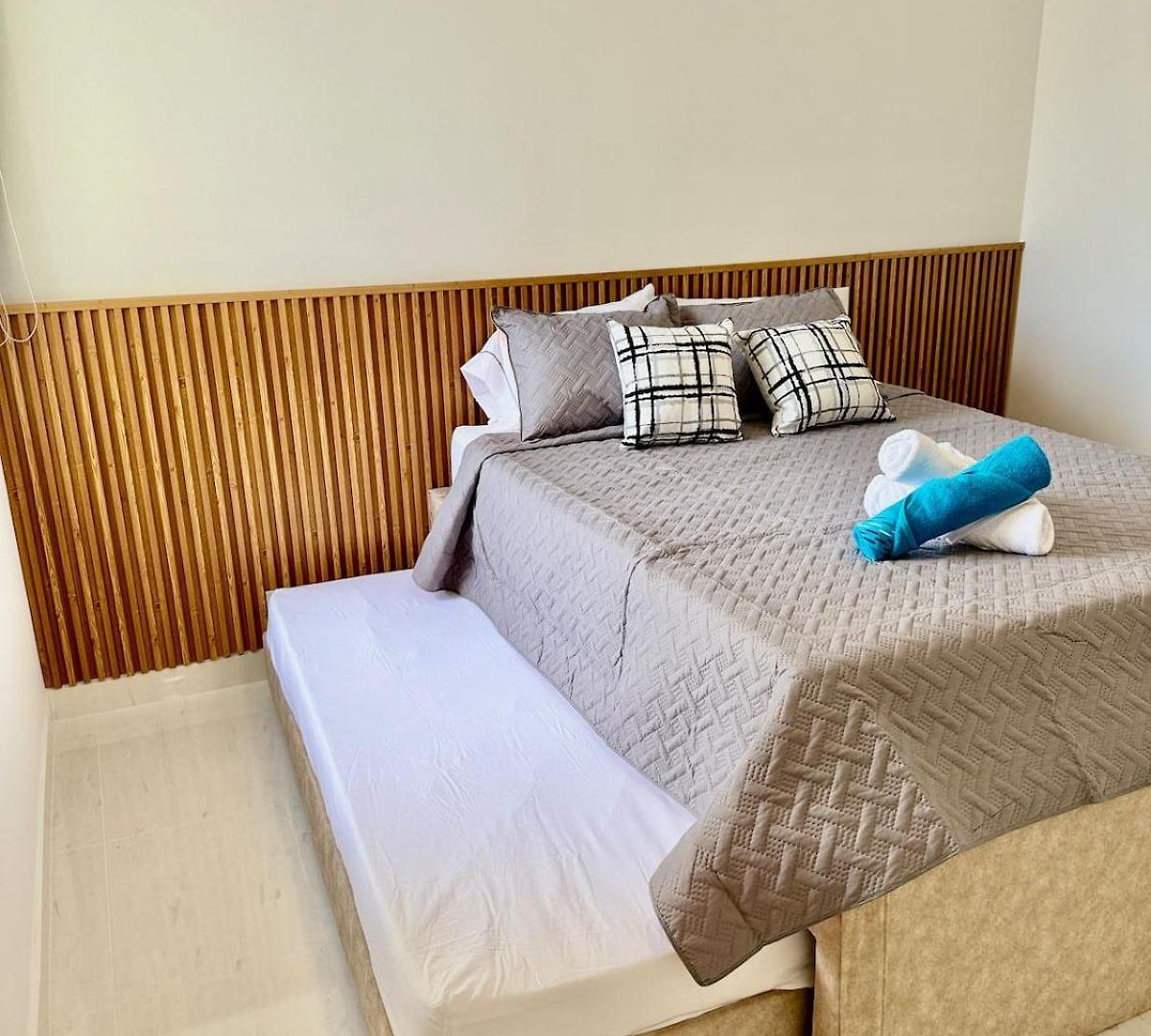 In Serena Del Mar With Elevator , Near And Comfort